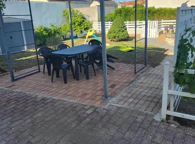 L'escale Des Roses Doué-la-Fontaine